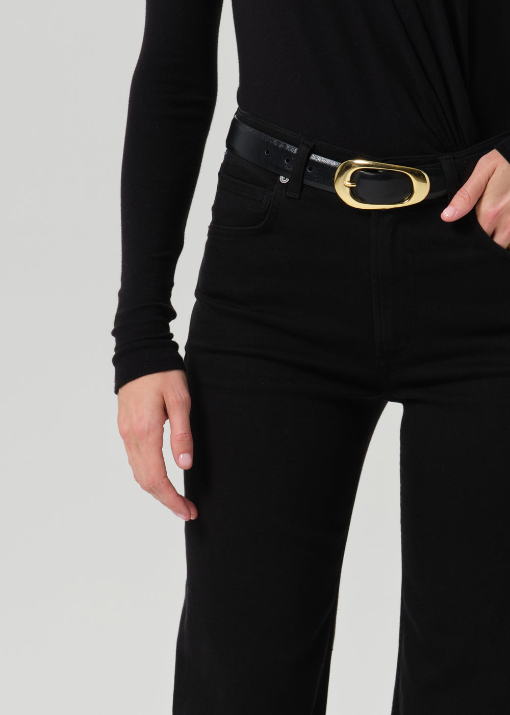Lilah 32.5 Plush Black