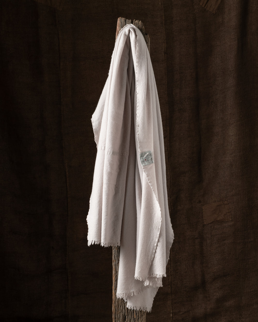 1710 Sim Large VT Slow Cashmere Throw Au Lait