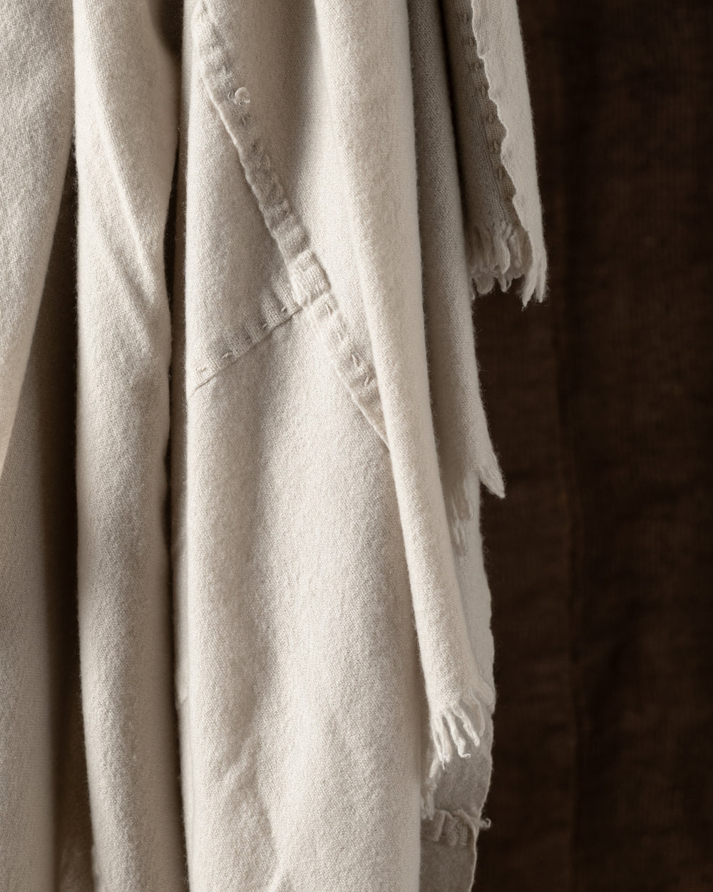 1710 Sim Large VT Slow Cashmere Throw Latte