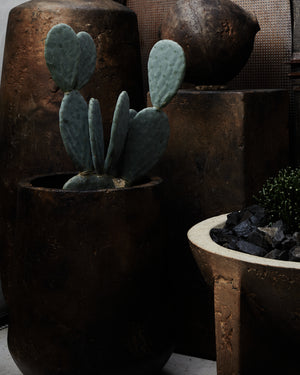 Rhyton Planter Smoked Ivory