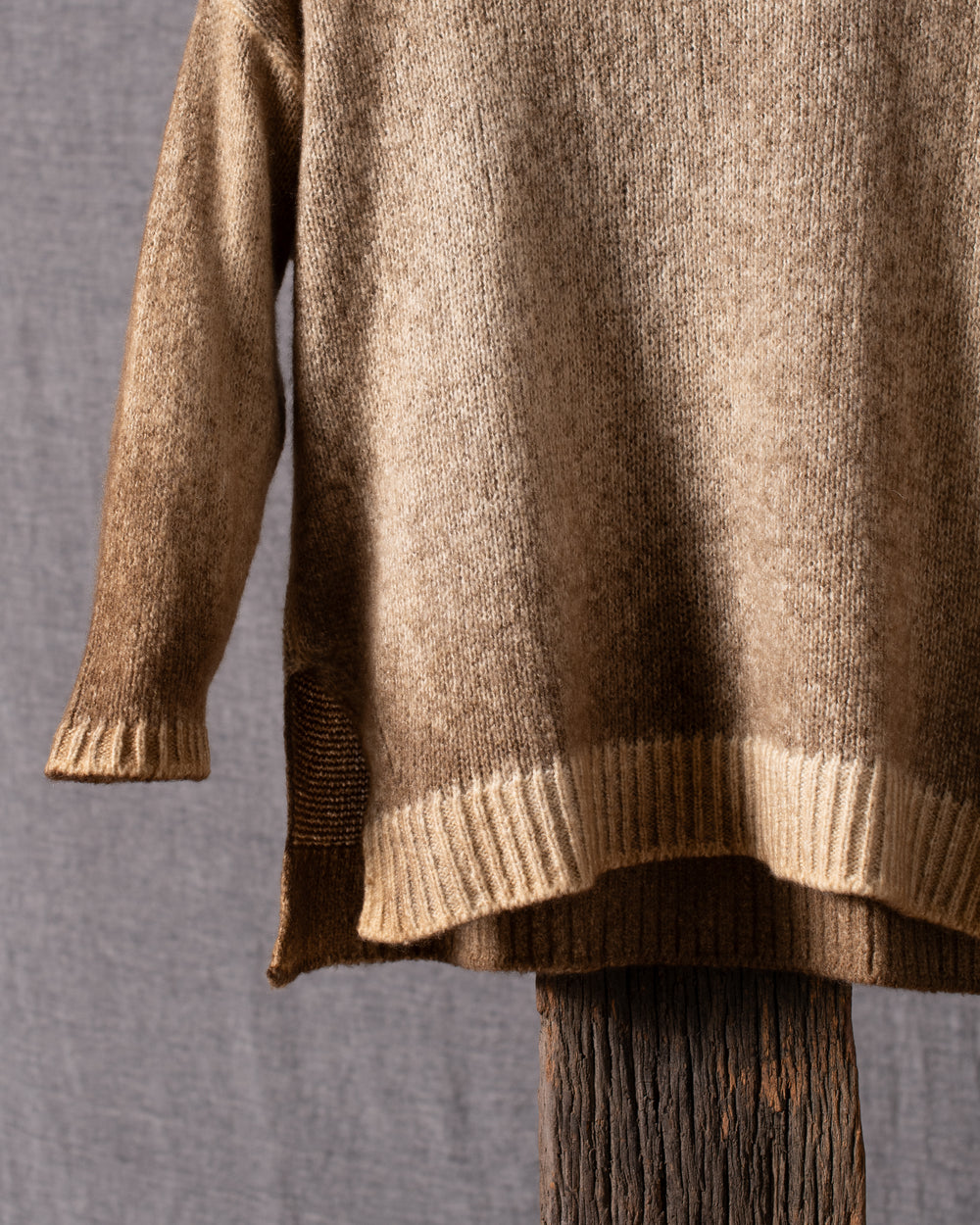 Woman Oversized Pullover with Slits Sughero