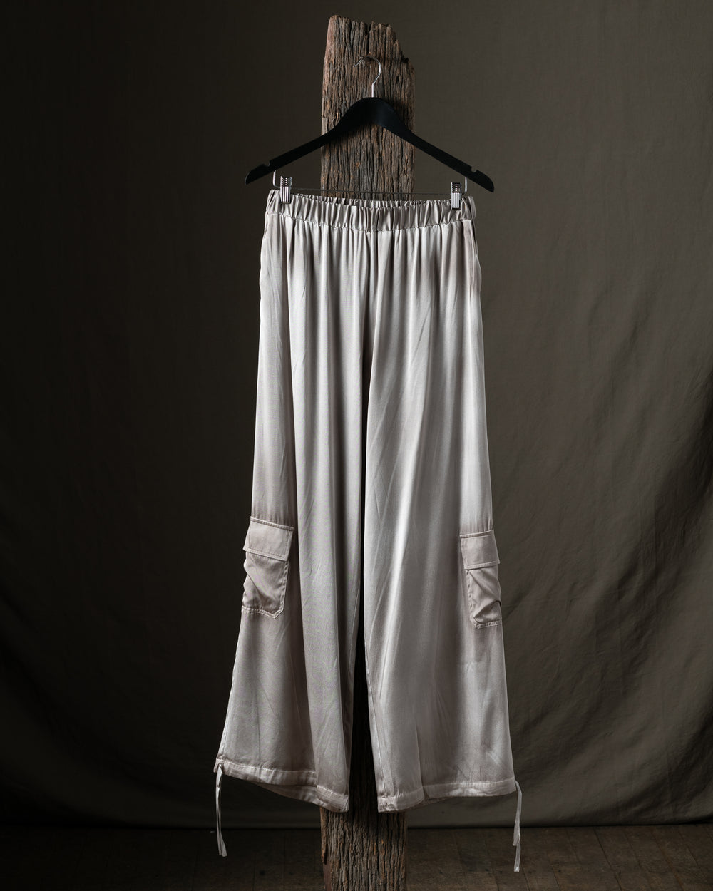 Woman Stretch Silk Cargo Trousers Taupe