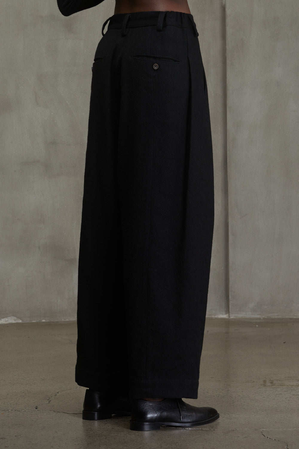 Pleated Trousers Black