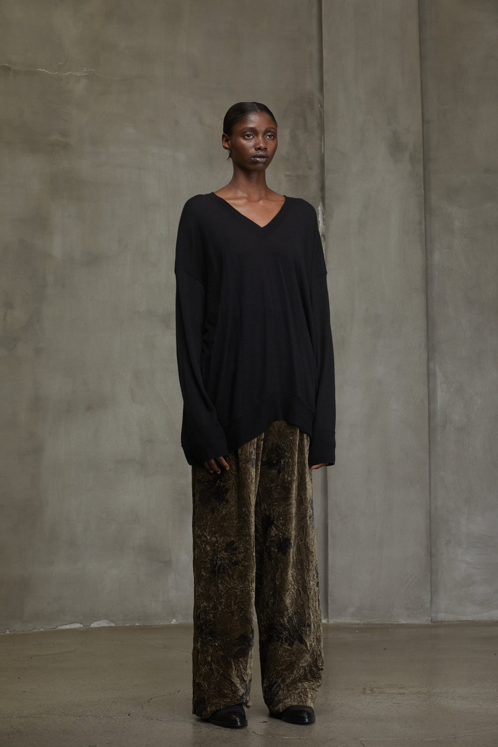 Oversized V Neck Sweater Black