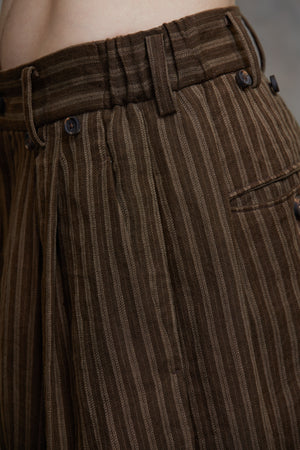 Front Pleats Tapered Long Trousers