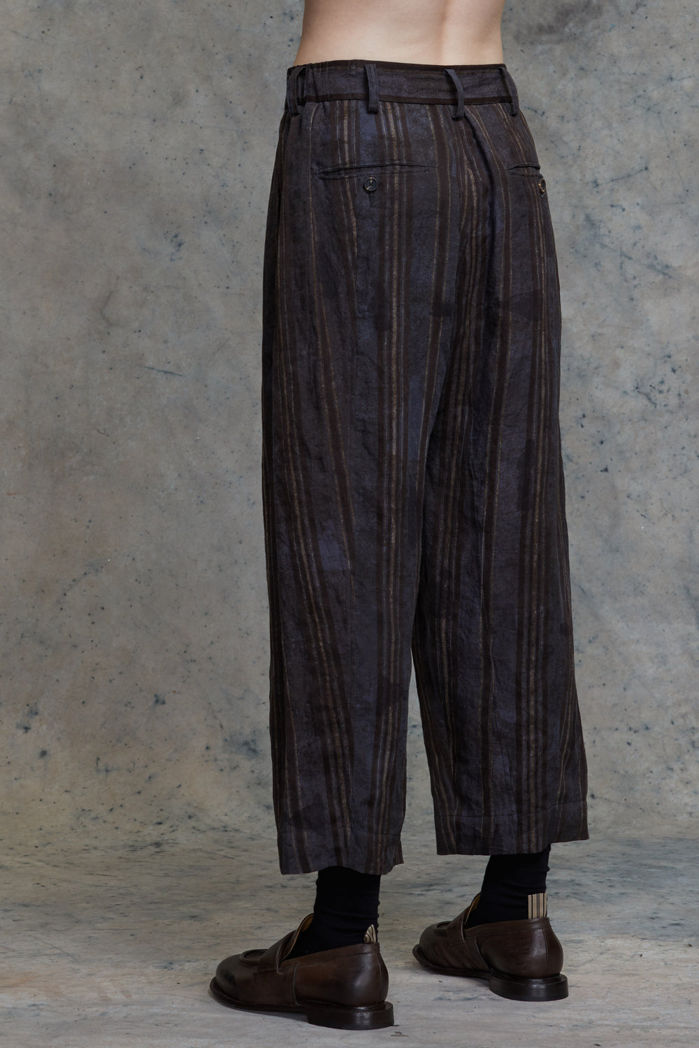 Front Pleats Tapered Long Trousers