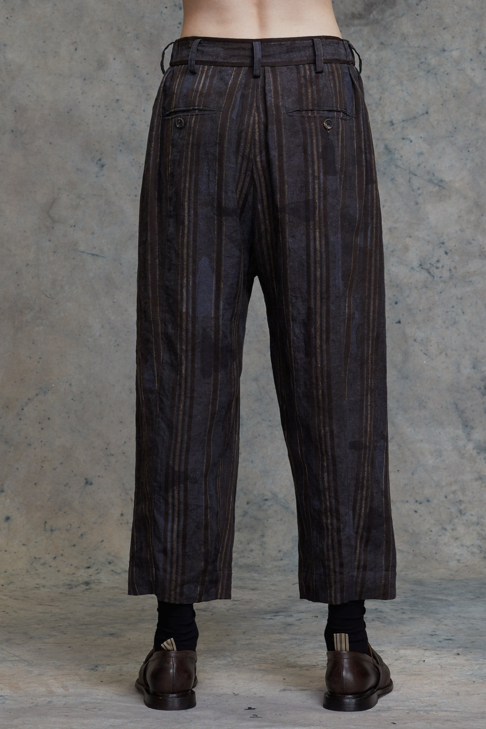 Front Pleats Tapered Long Trousers