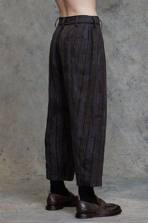 Front Pleats Tapered Long Trousers