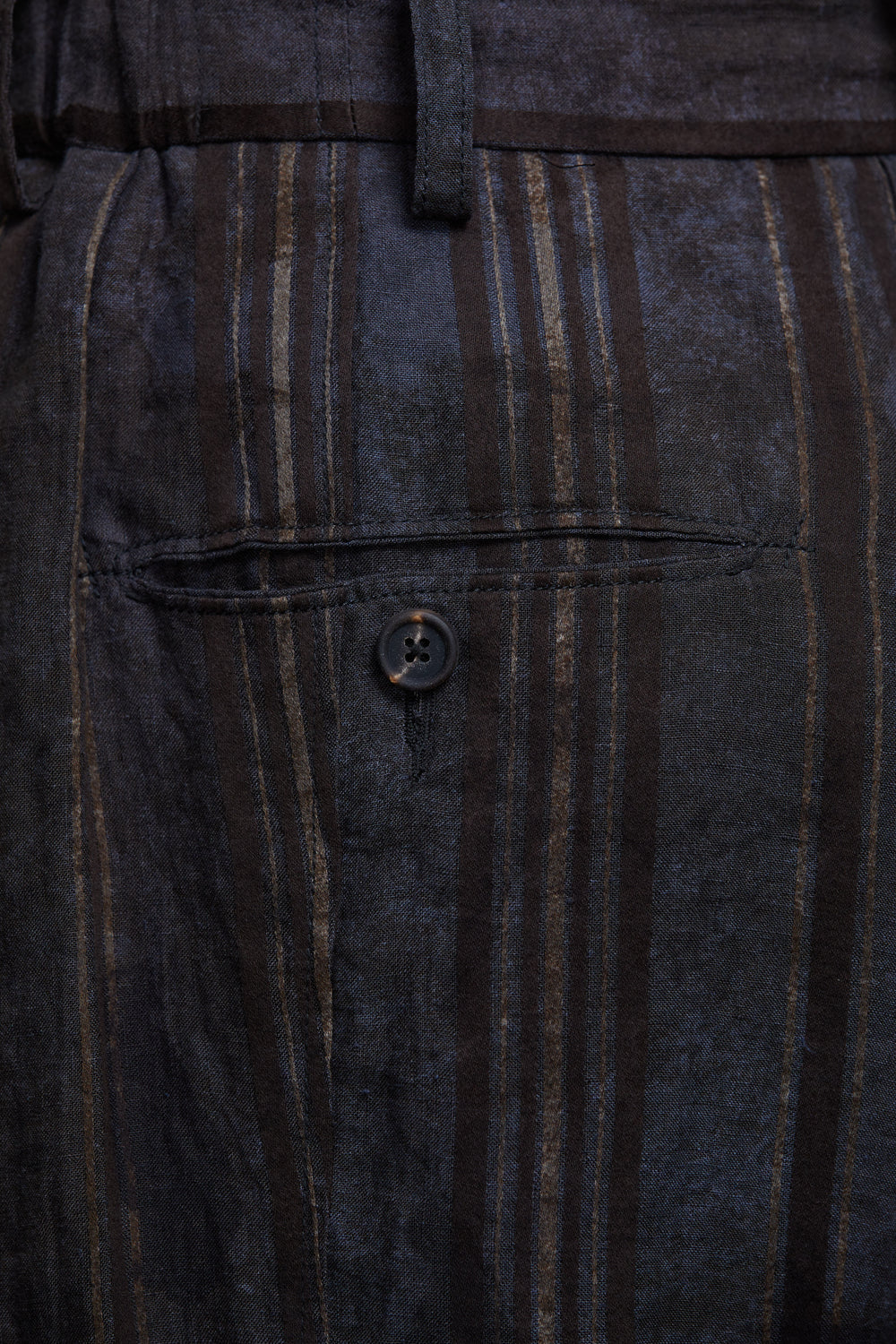 Front Pleats Tapered Long Trousers