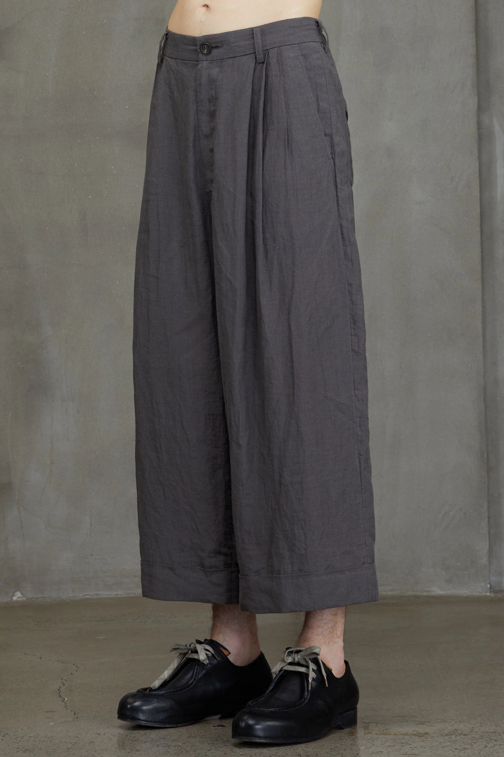 Cropped Trousers Grey