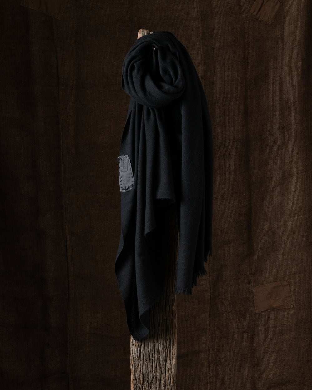 710 Simple Large Cashmere Throw Black