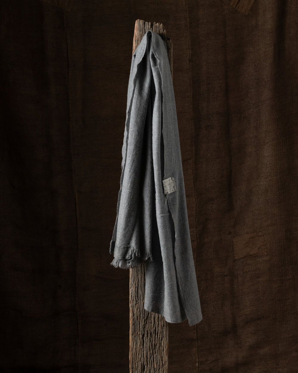 710 Simple Large Cashmere Throw Coal
