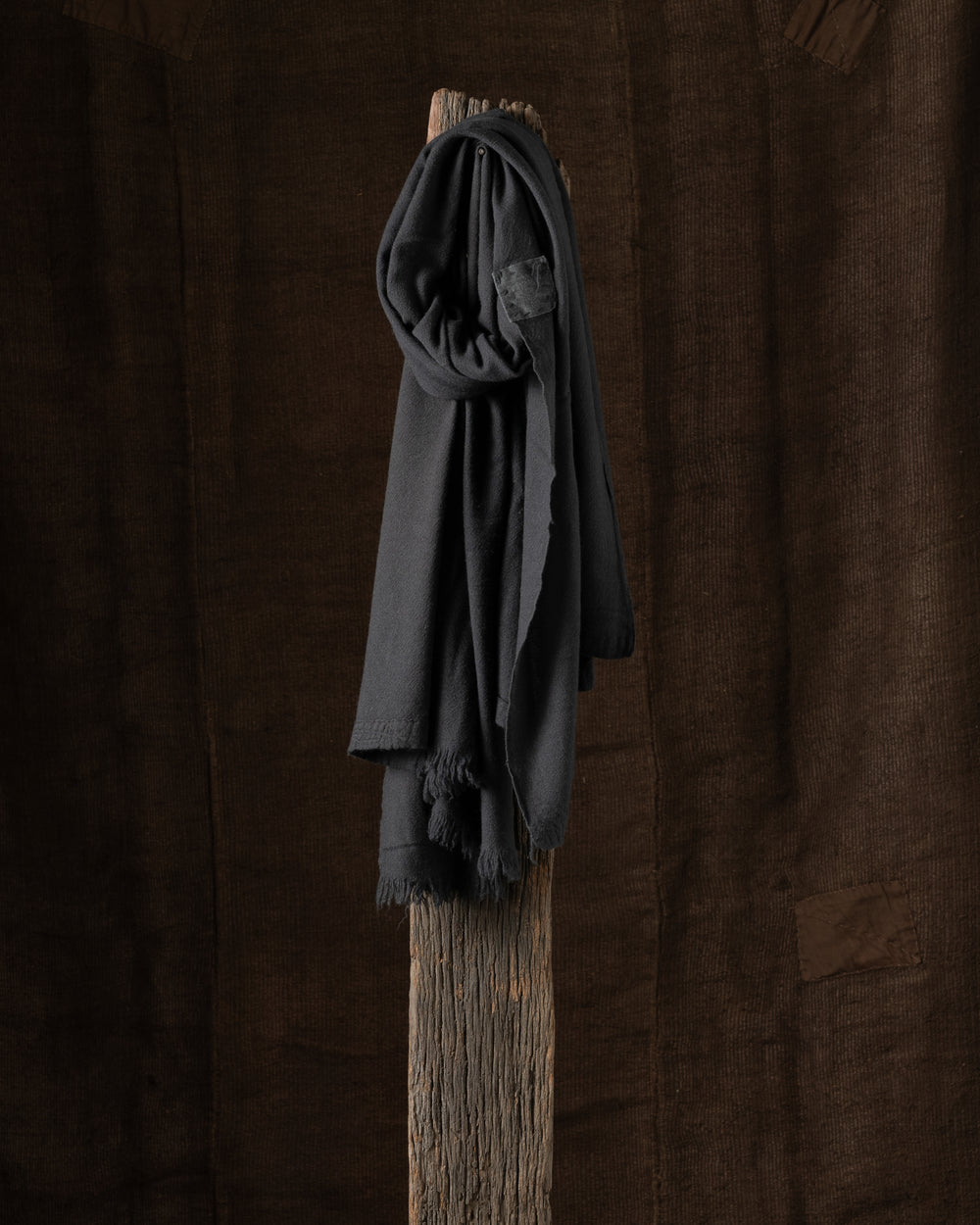 710 Simple Large Cashmere Throw Old Black