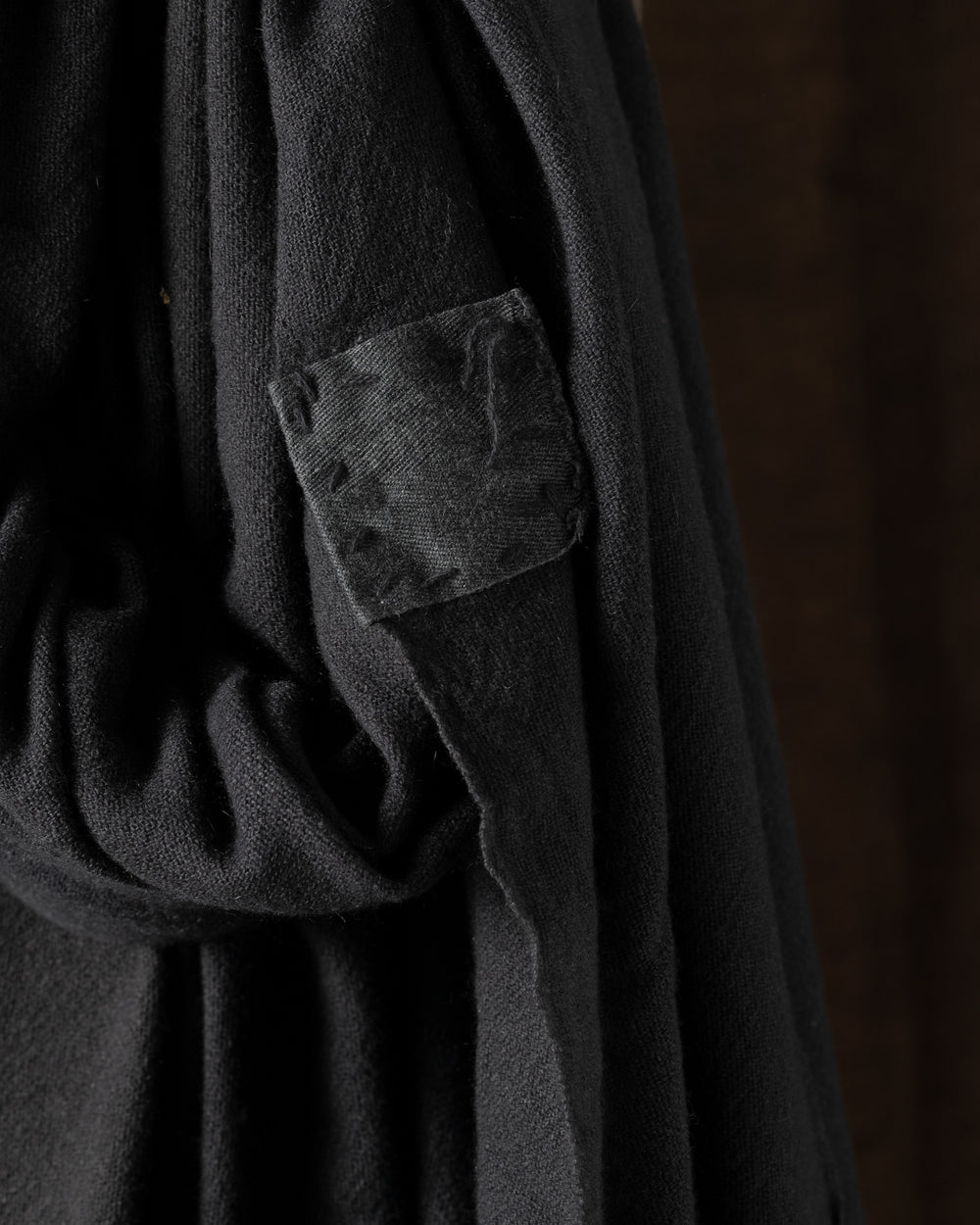 710 Simple Large Cashmere Throw Old Black