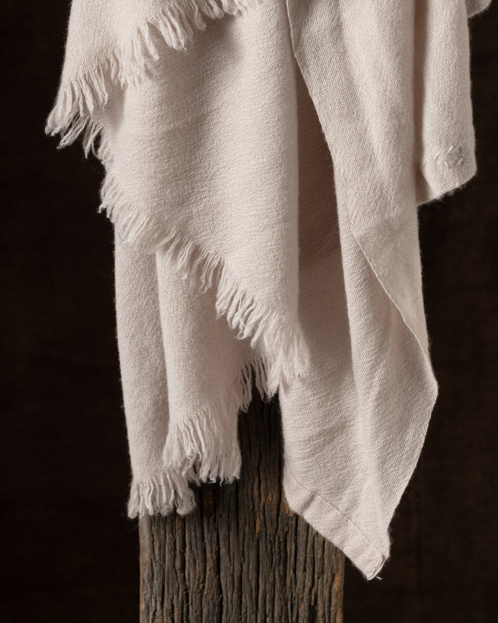 710 Simple Large Cashmere Throw Wheat