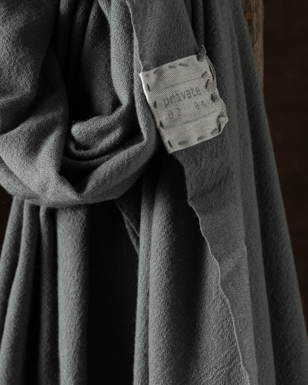 710 Simple Large Cashmere Throw Slate