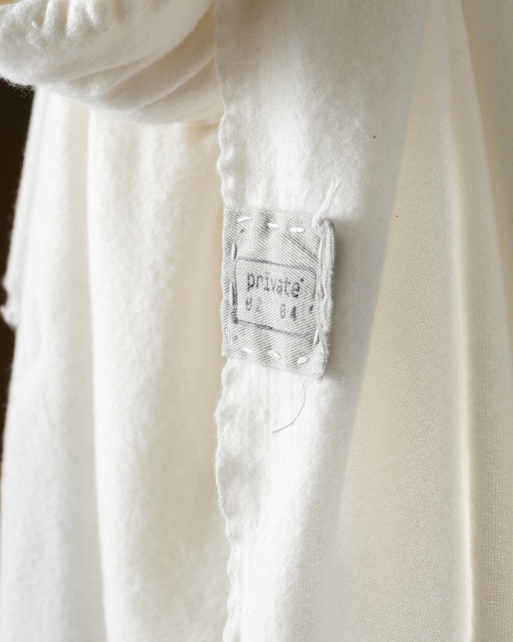 720 Simple Med VT Cashmere Throw White