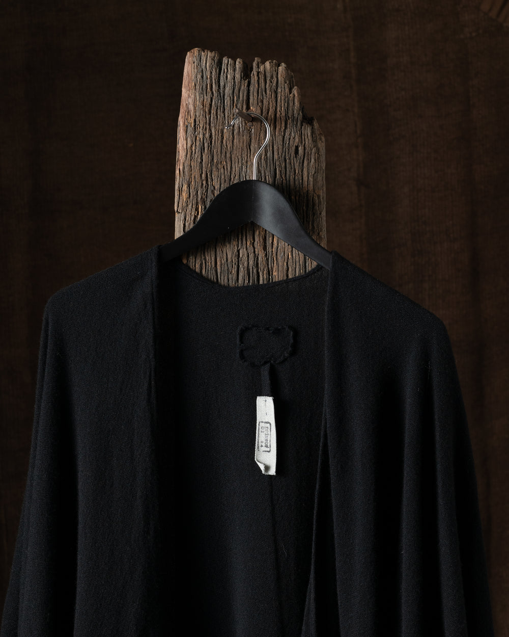 810 Pucho Wrap Slow Cashmere Black O/S