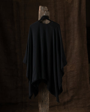 810 Pucho Wrap Slow Cashmere Black O/S