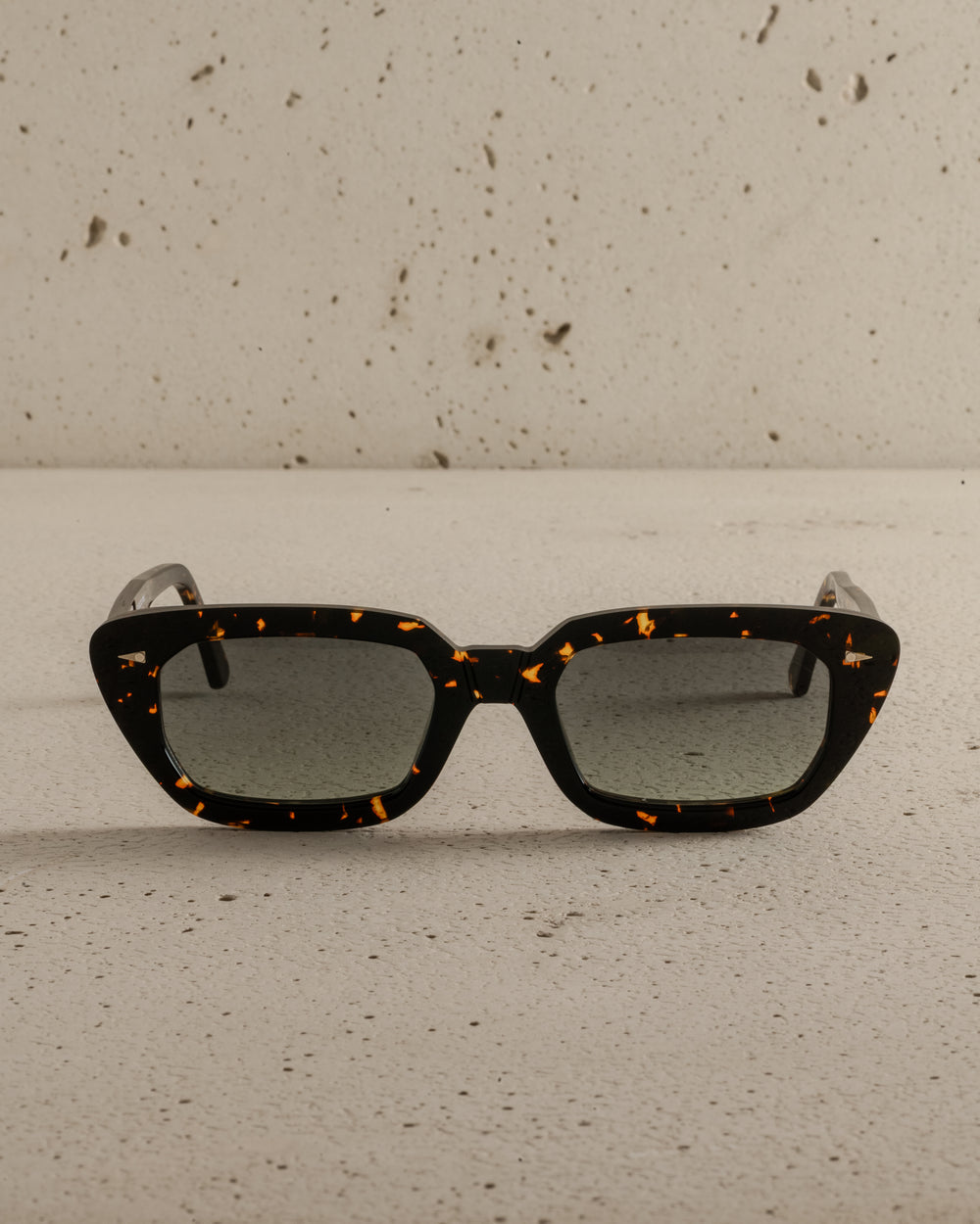 Jeanne Sun - Yellow Turtle / Green Gradient