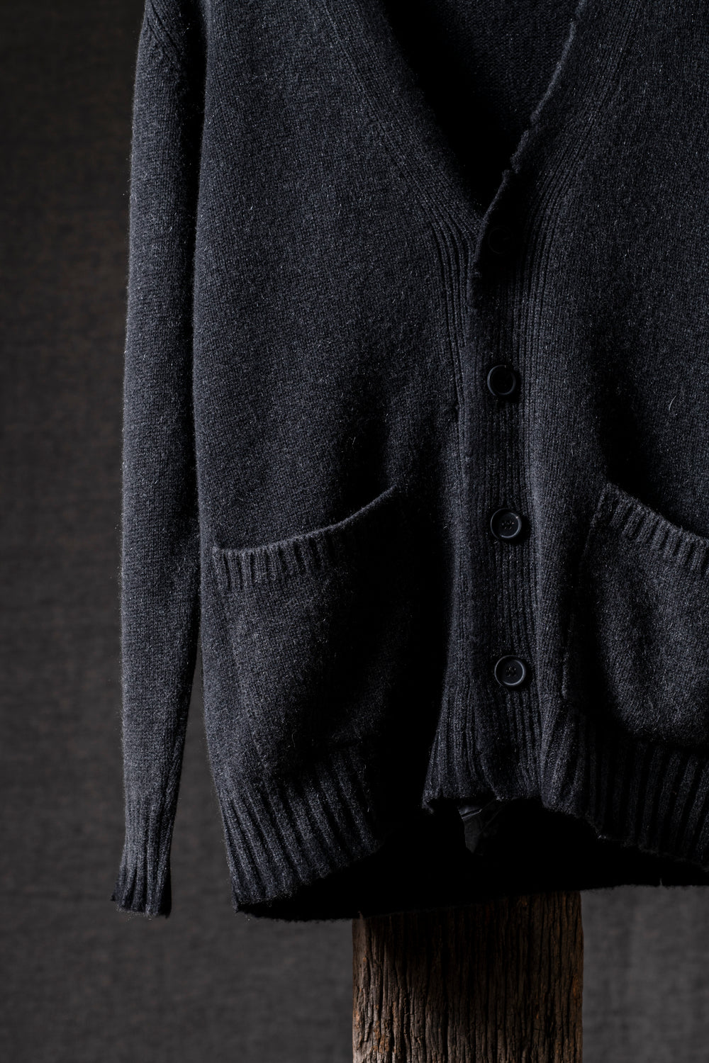 Man V Neck Distressed Cardigan Nero