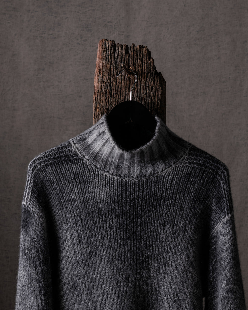 Woman High Neck Hand Painted Pullover w/ Links Detail Husky