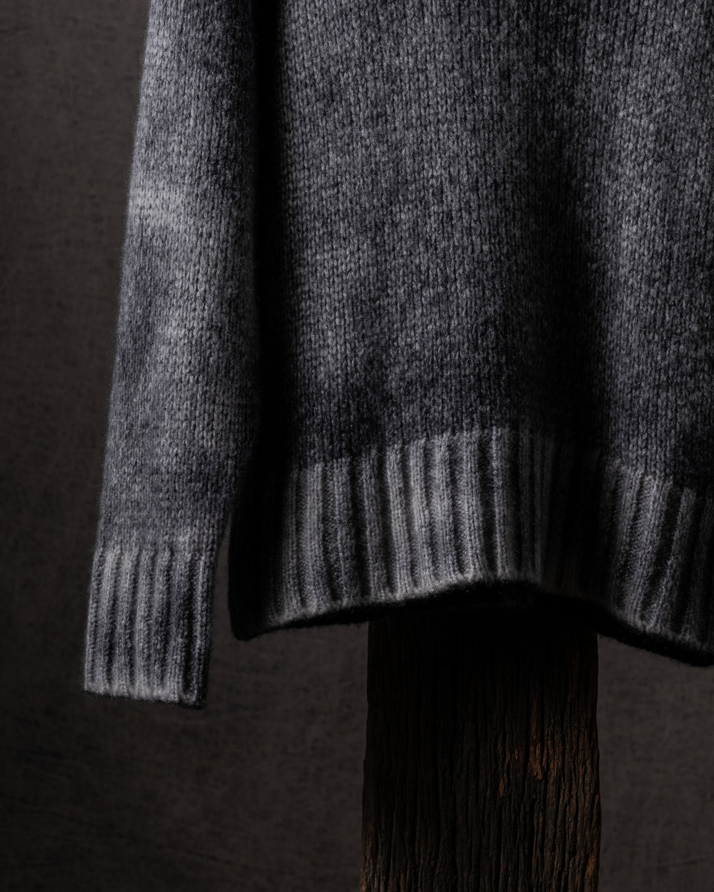 Woman High Neck Hand Painted Pullover w/ Links Detail Husky