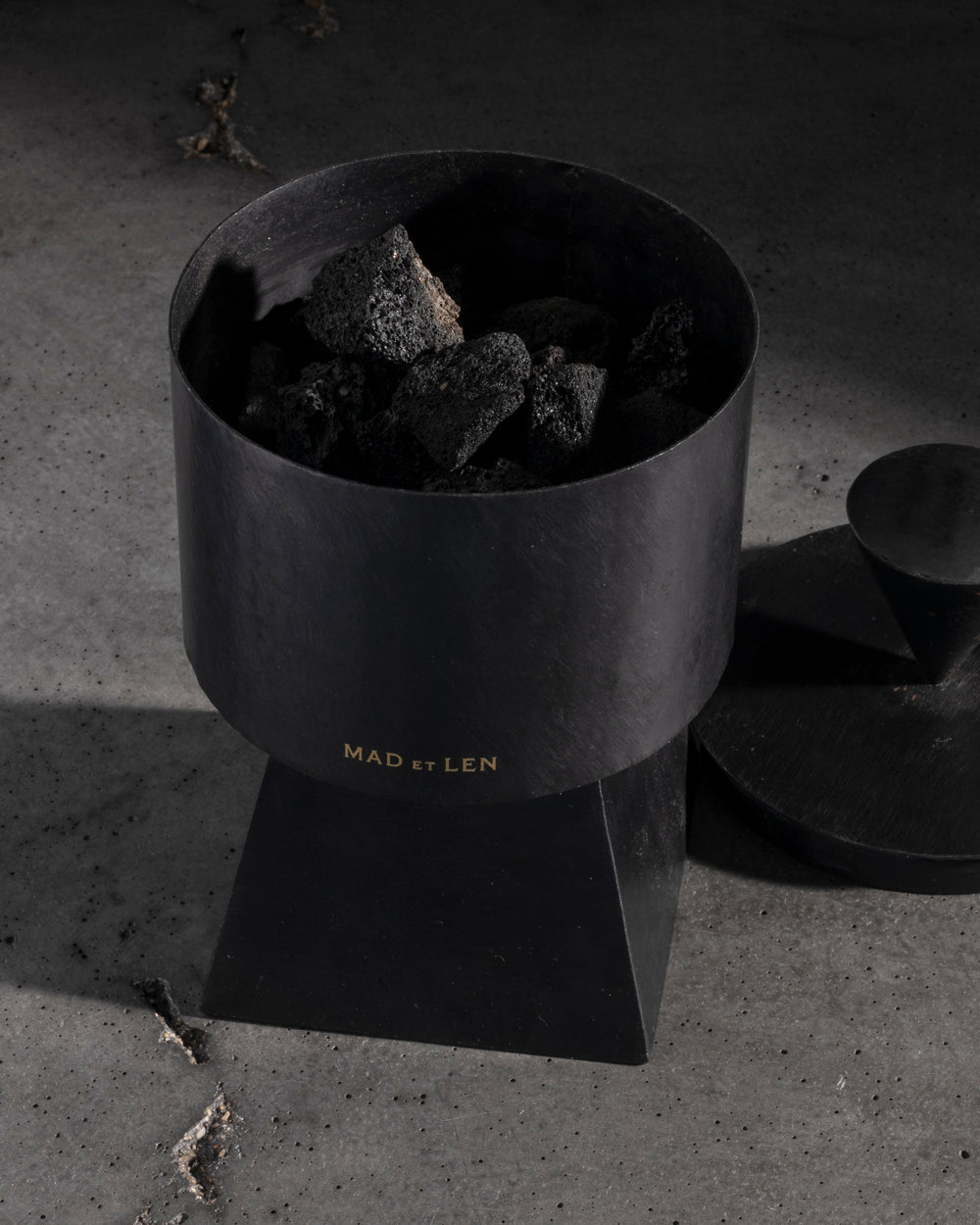 Pot Pourri Apothicaire Sankofa Lava Rock + Black Uddù (30ml)