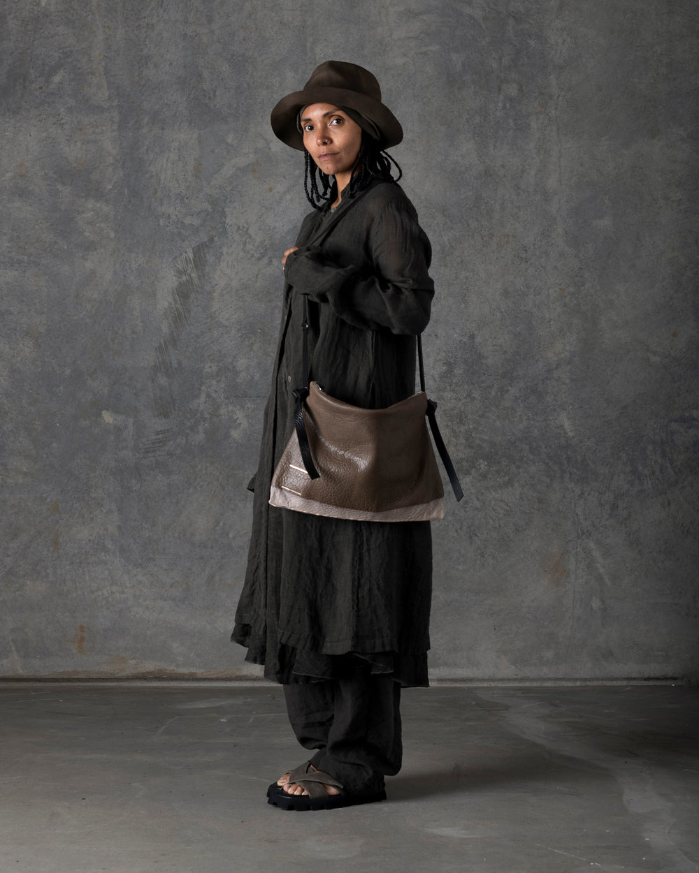 Unlined Duster Dark Grey / Brown T-200