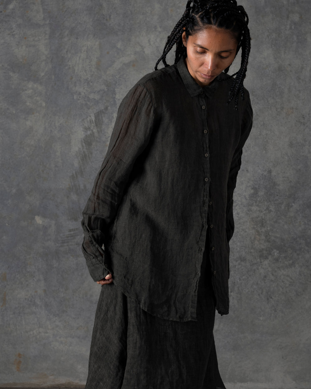 Relaxed Linen Shirt Collar Dark Grey / Brown T-200