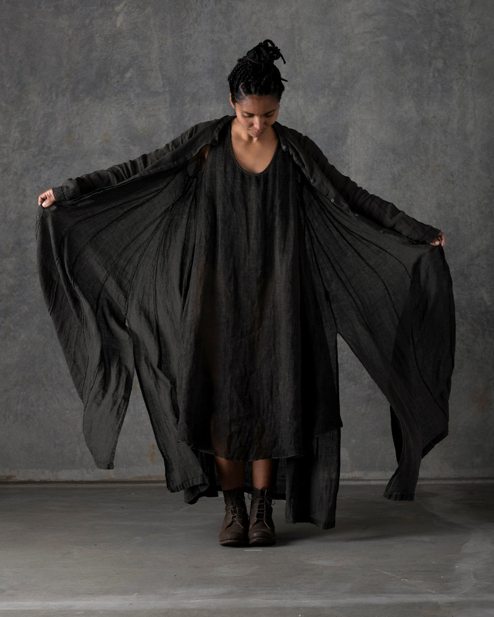 Long Shirt Dress Dark Grey / Brown T-200
