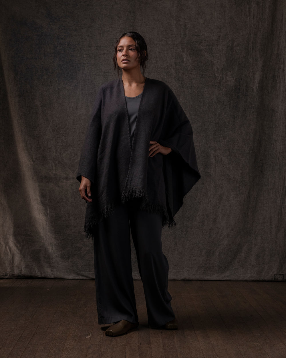 Short Wearable Blanket Cashmere Hemp Charcoal
