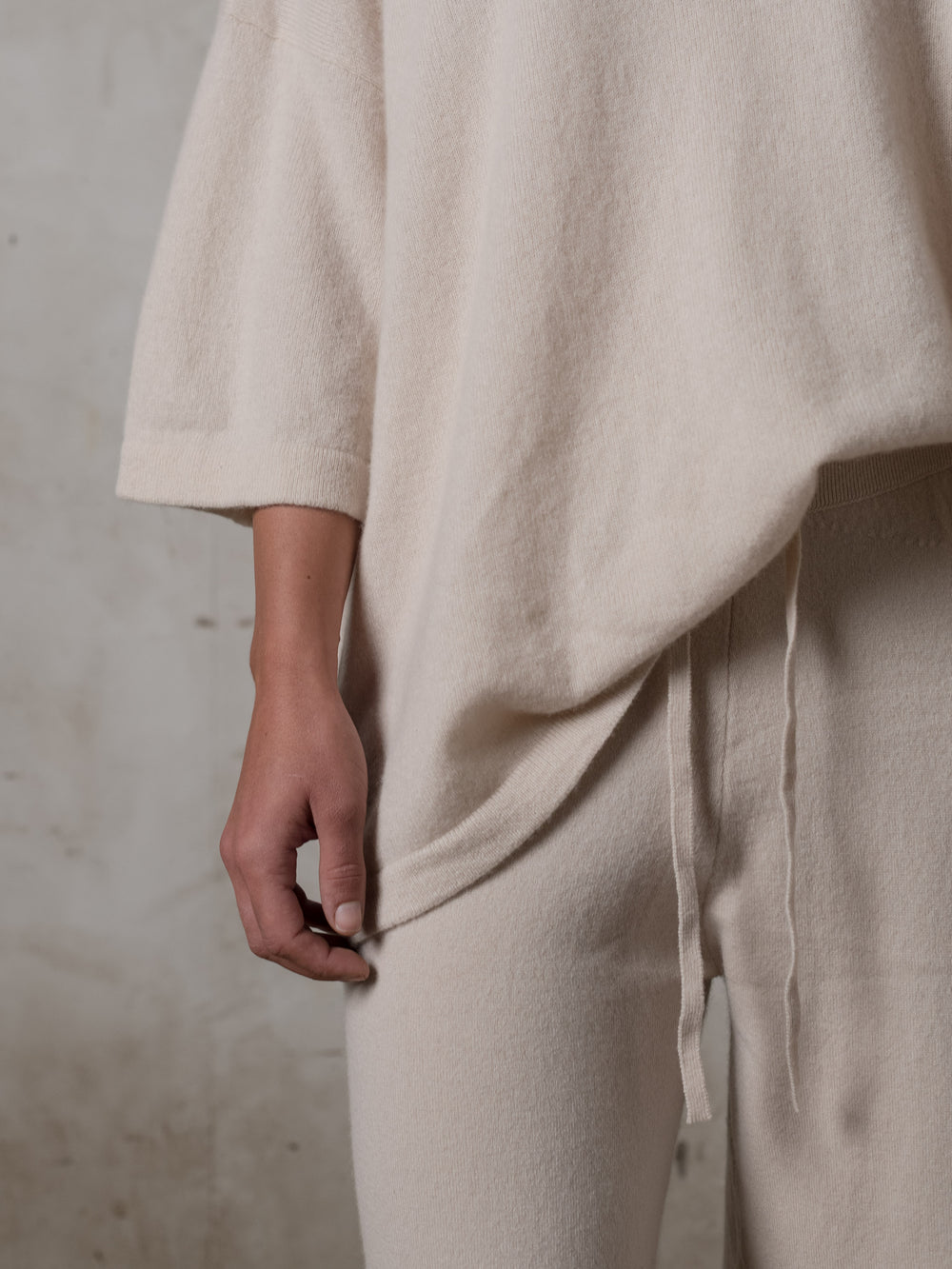 Boxy SS Cashmere Top Plaster