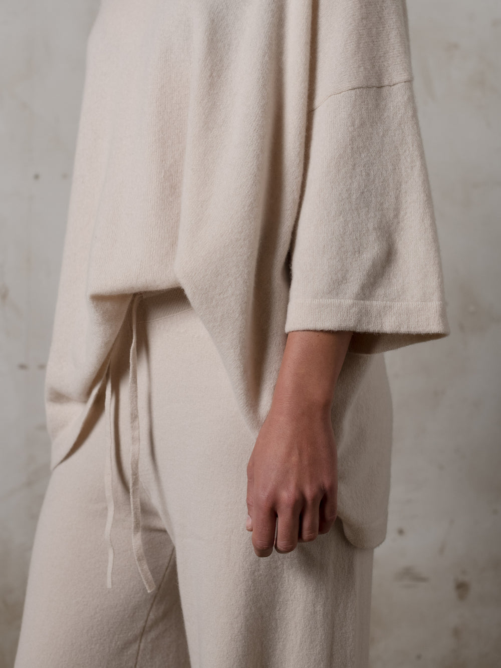 Boxy SS Cashmere Top Plaster