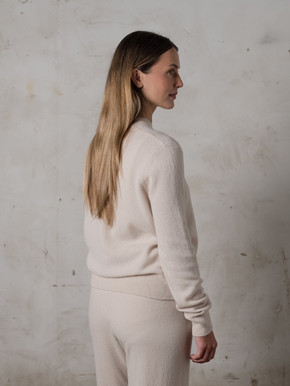 Cropped Fitted Sweater Cashmere Plaster