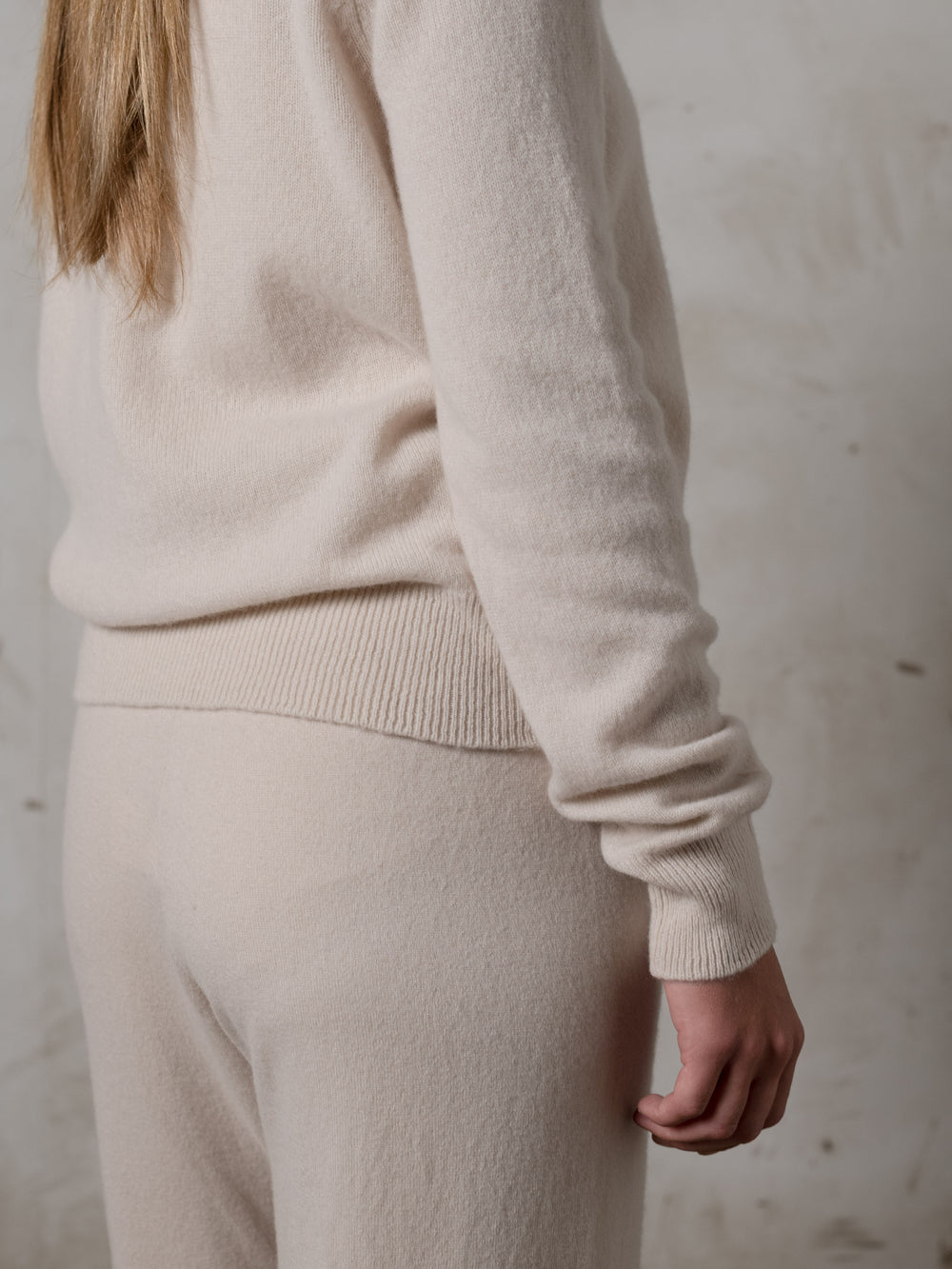 Cropped Fitted Sweater Cashmere Plaster