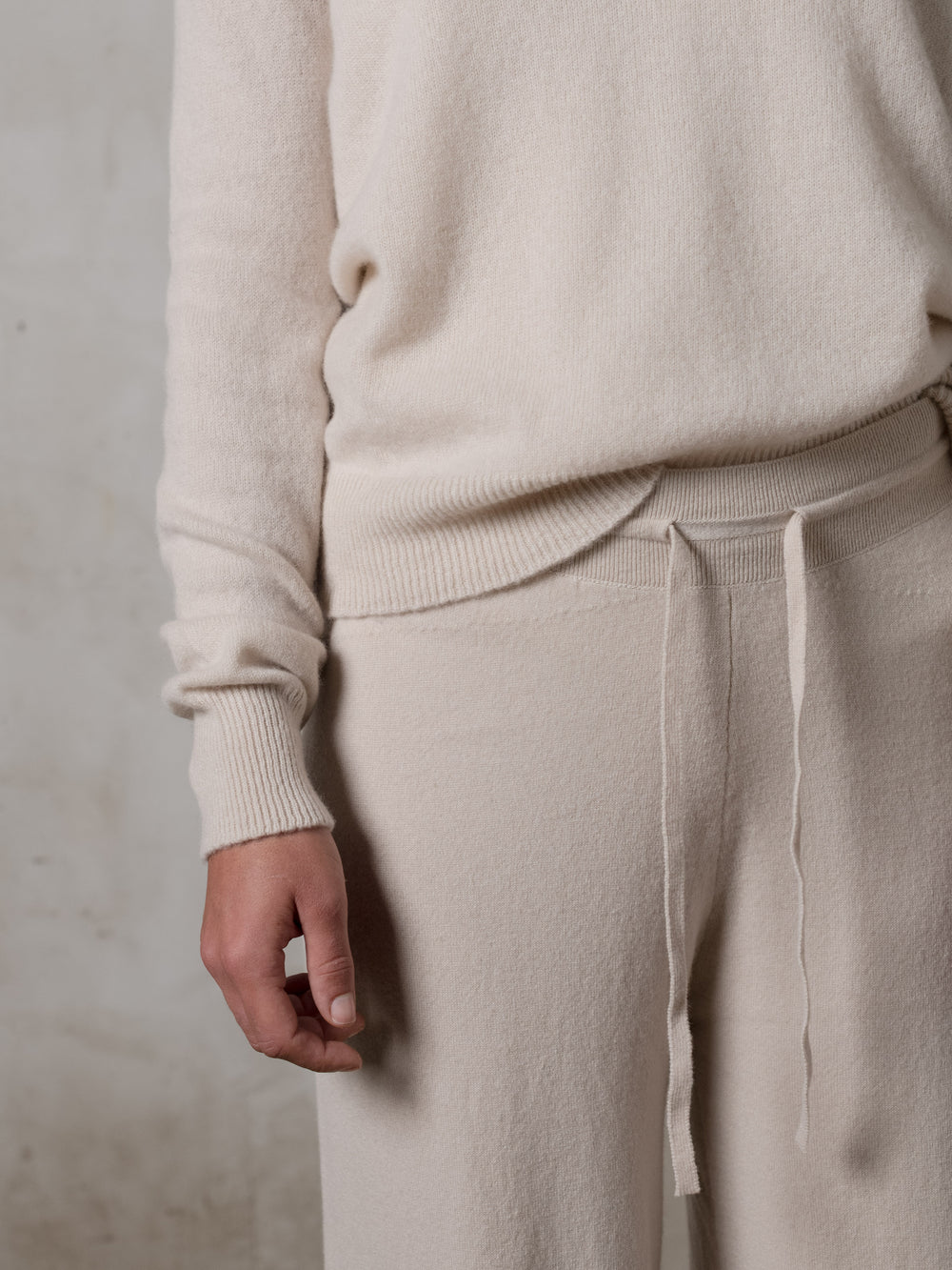 Cropped Fitted Sweater Cashmere Plaster