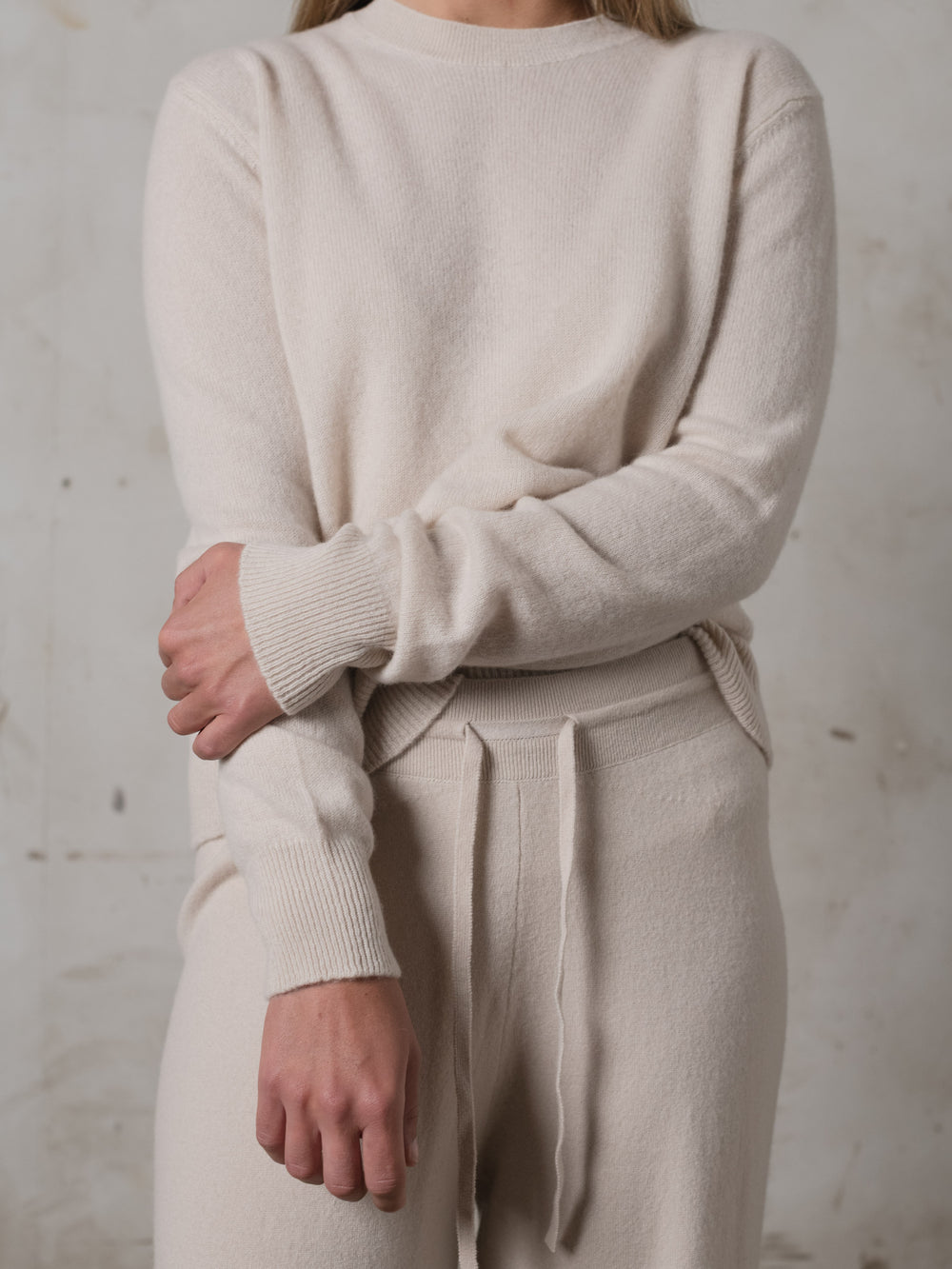 Cropped Fitted Sweater Cashmere Plaster