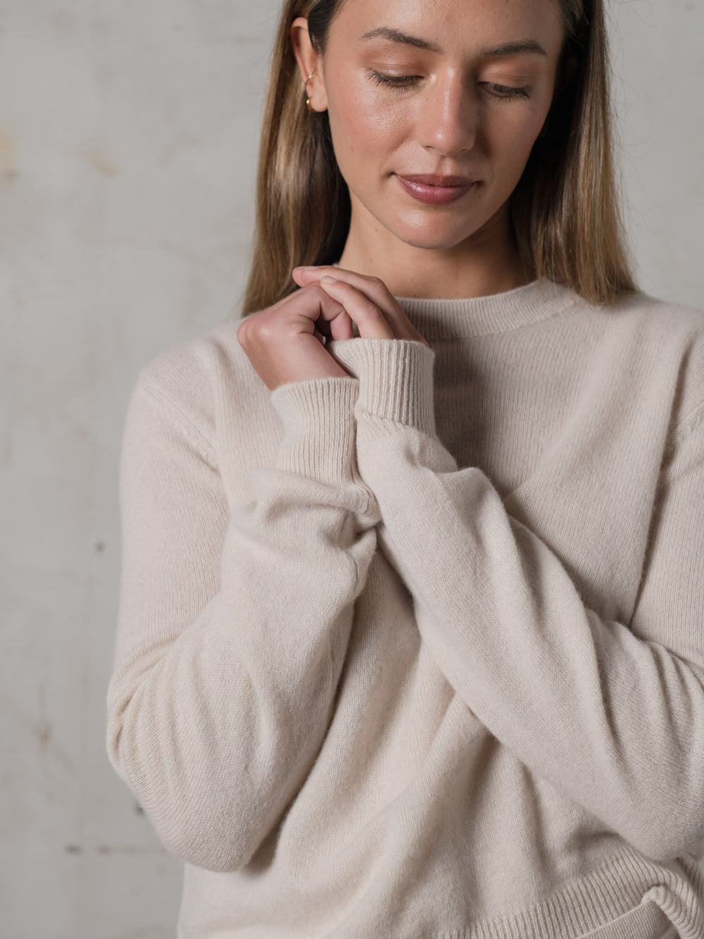 Cropped Fitted Sweater Cashmere Plaster