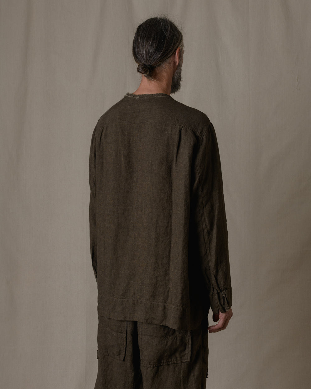 Crew Neck Long Sleeve Blouse Linen in Brown