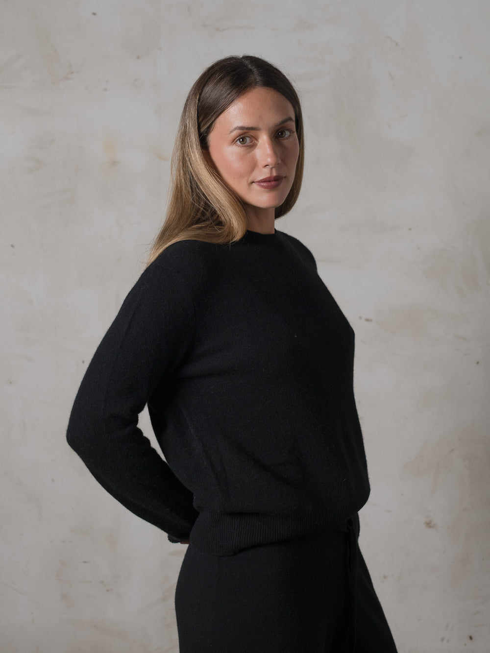 Cropped Fitted Sweater Cashmere Black