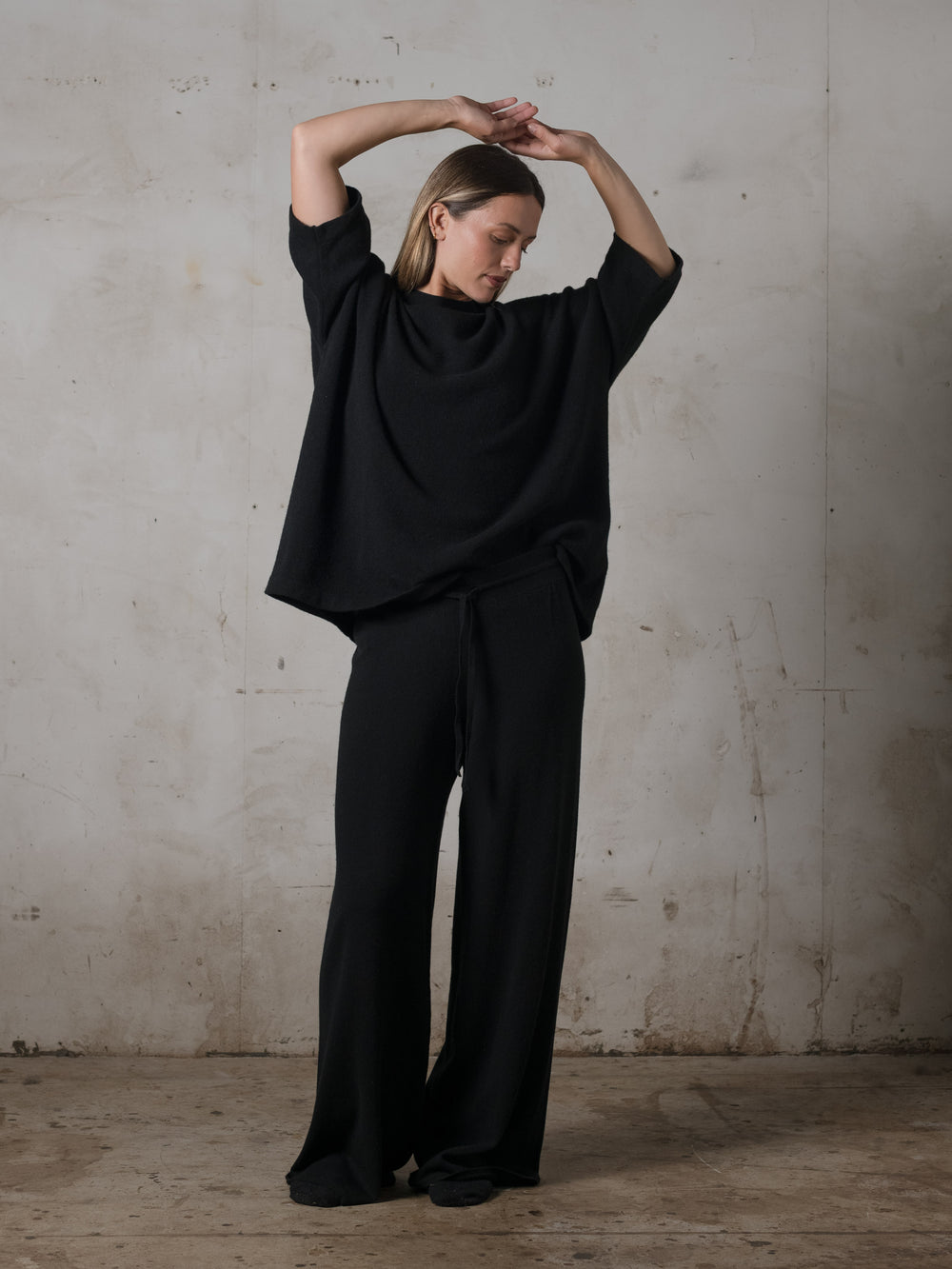 Unisex Boxy SS Cashmere Top Black