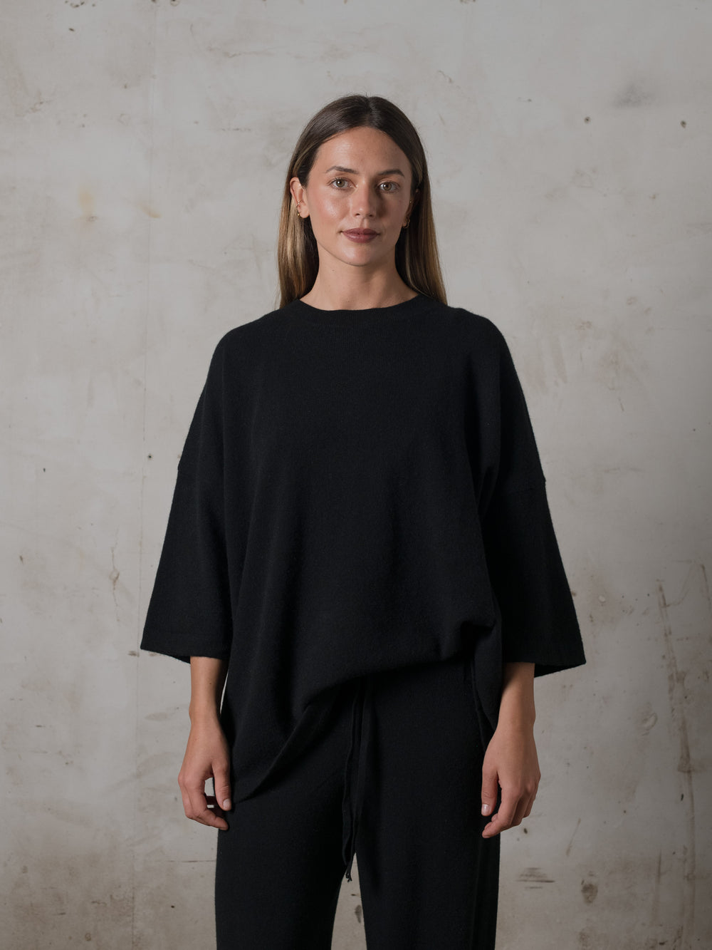 Unisex Boxy SS Cashmere Top Black