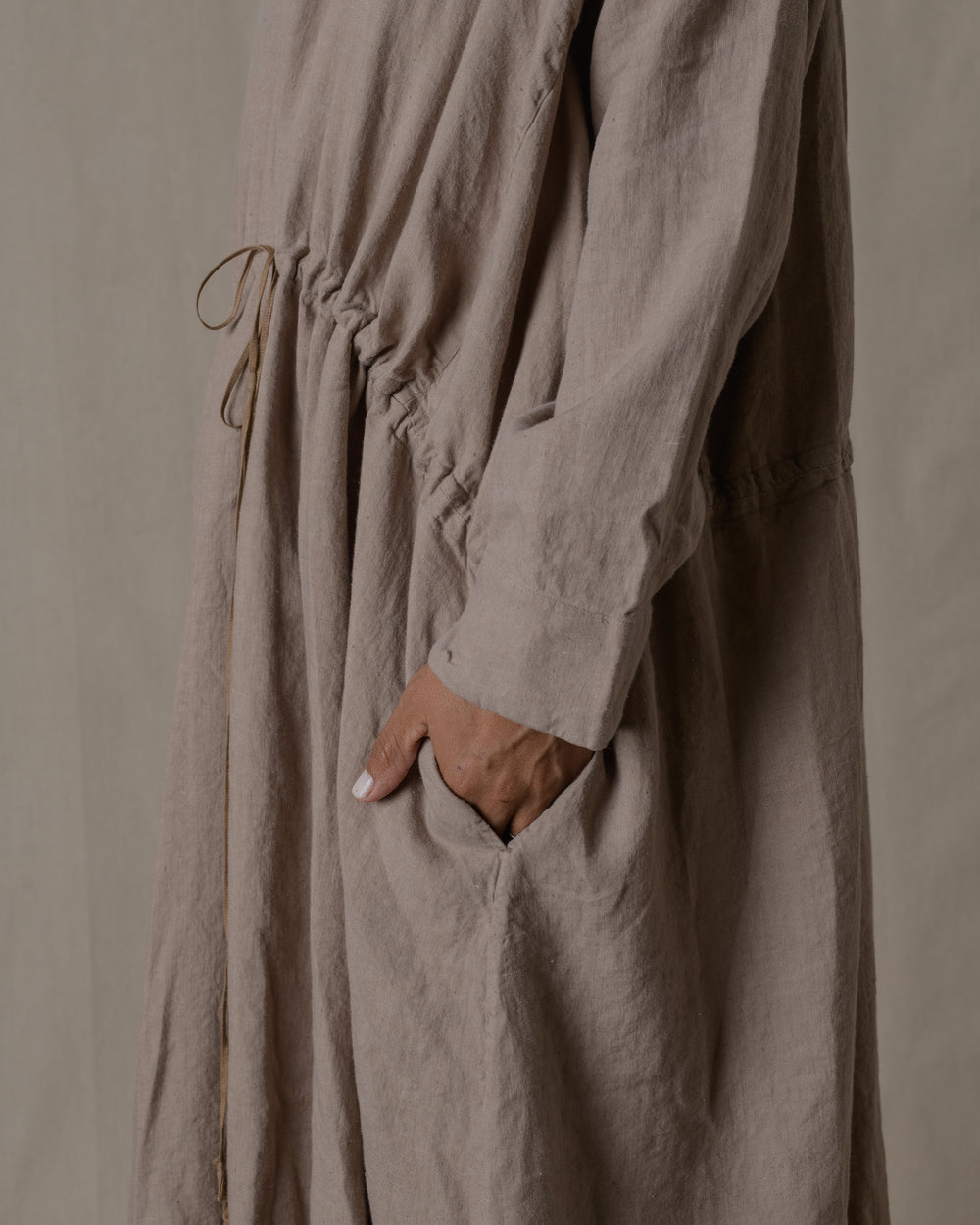 Stand Collar Pullover Dress Silk Linen Twill in Beige O/S