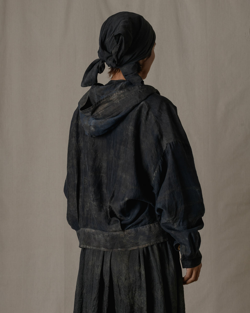 Hoodie Khadi Silk in Ash Glaze