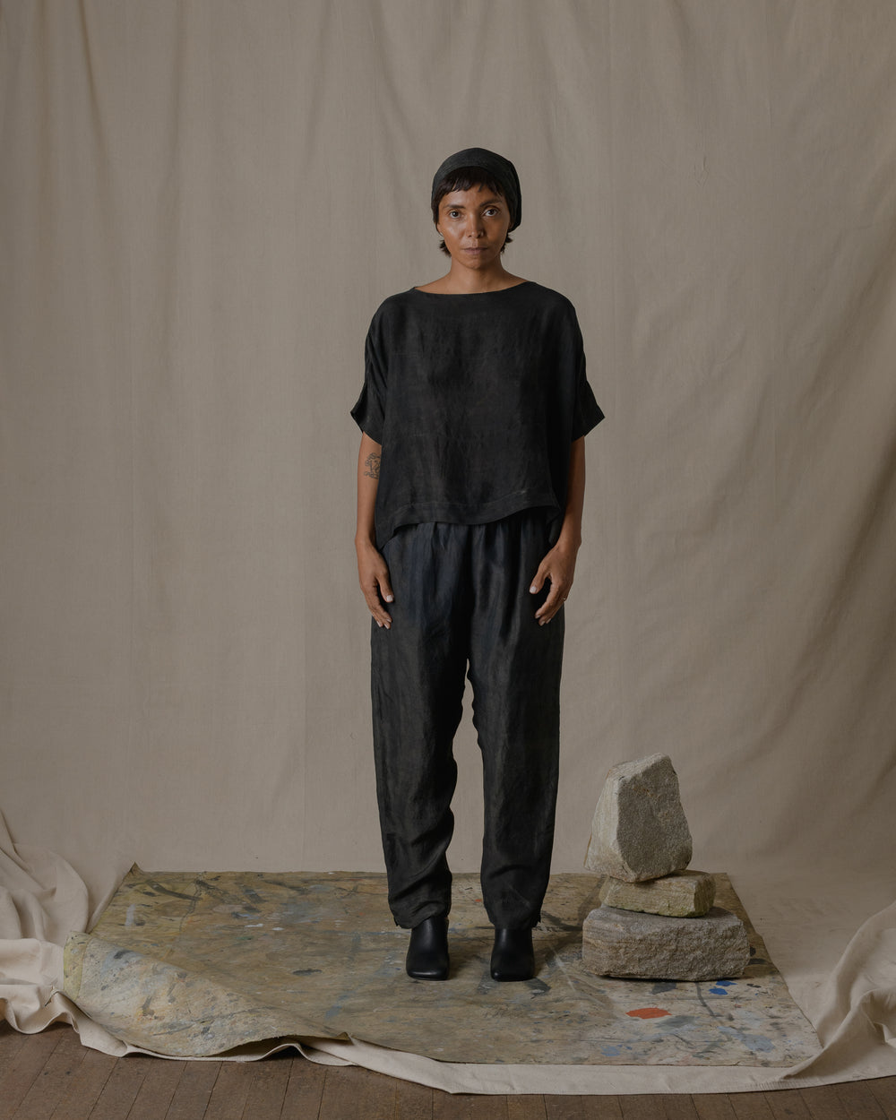 Boat Neck Short Sleeve Tee Khadi Silk in Ash Glaze