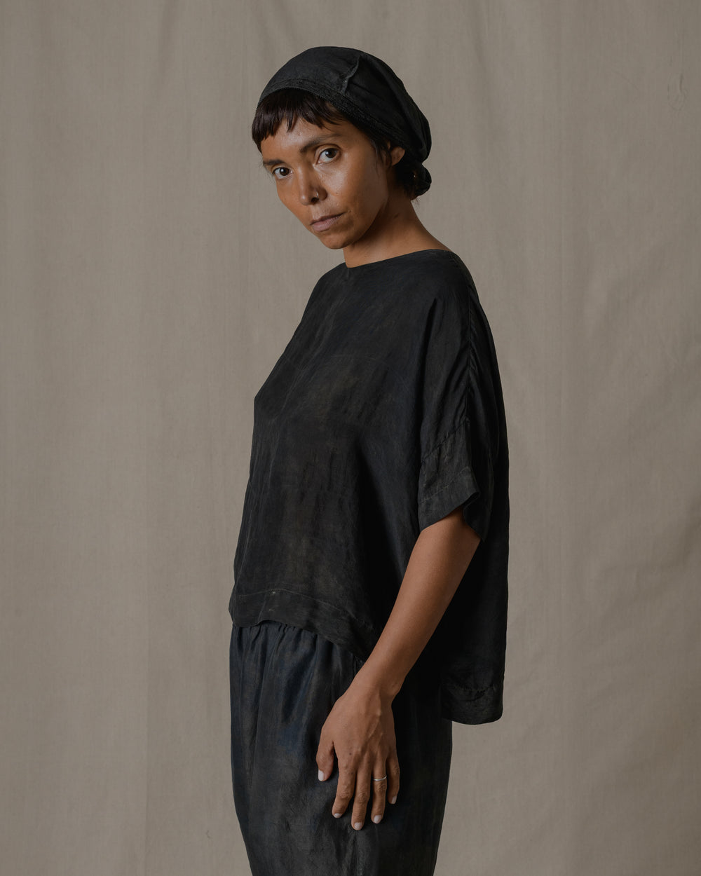 Boat Neck Short Sleeve Tee Khadi Silk in Ash Glaze