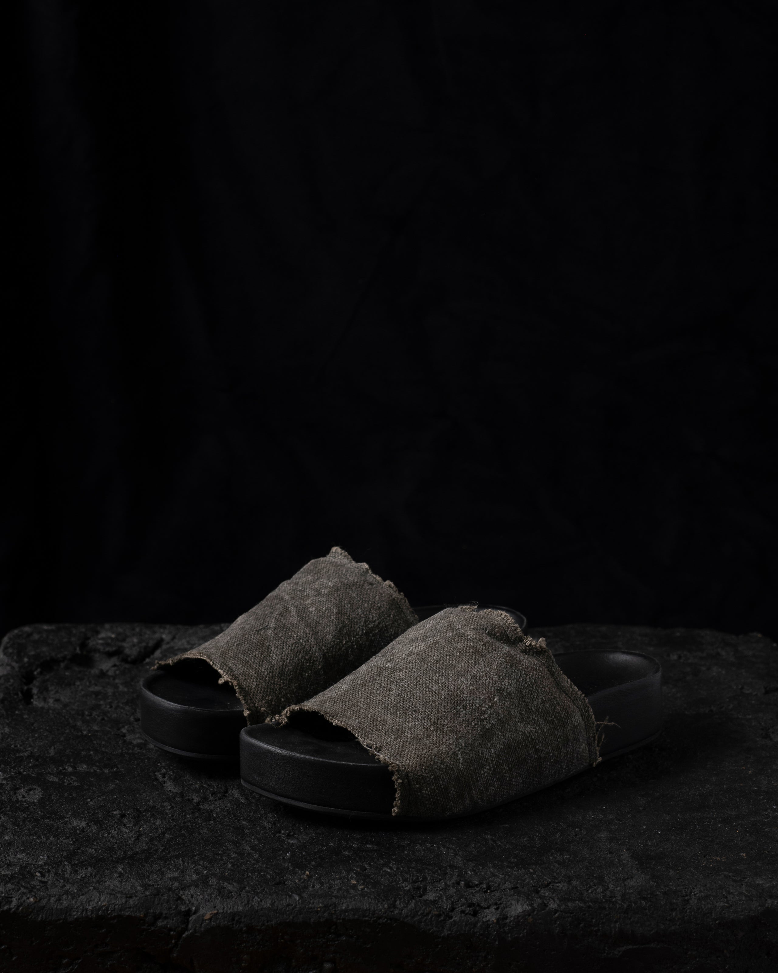 サンダル UMA WANG Men Sandals US9574 UW900 Black UMA WANG MAN BLACK SANDALS & SLIDES – Antonioli.eu