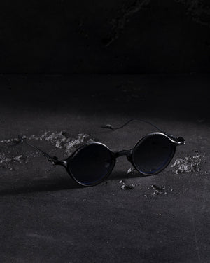 RG1022TVA Antique Black x Black Clip w/ Grey Gradient Lens