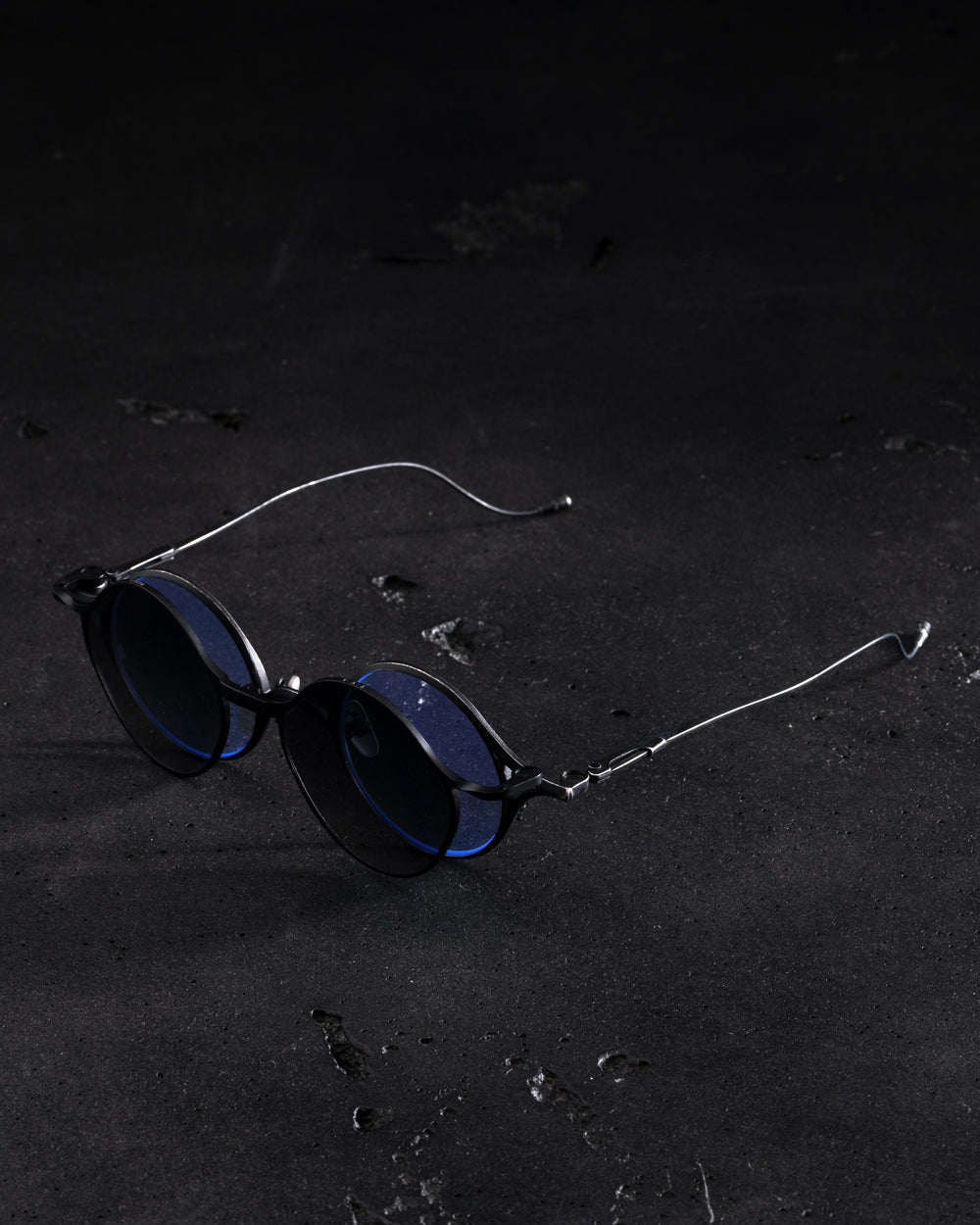 RG1022TVA Antique Black x Black Clip w/ Grey Gradient Lens